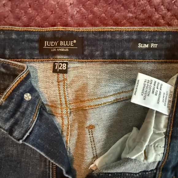 Judy Blue Slim Fit 7/28 Jeans - Picture 2 of 5